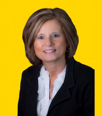 Portrait of Robin Thacker, Broker/Agent.